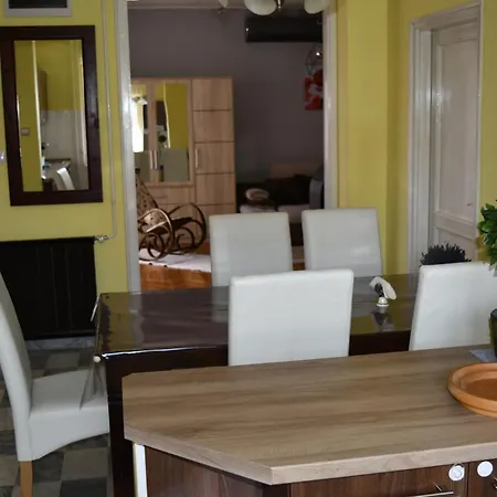 Jol Jarsz Vele Tatil Evi *