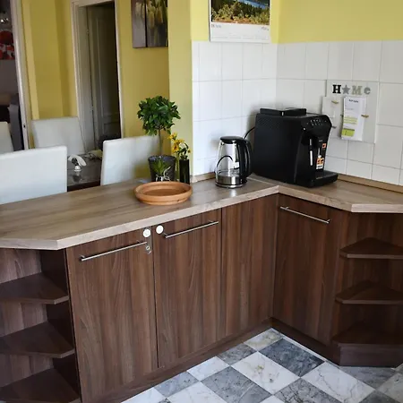 Jol Jarsz Vele Tatil Evi Balatonfenyves