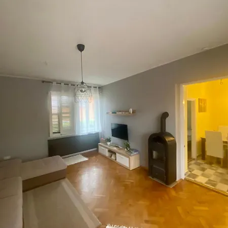 Jol Jarsz Vele Tatil Evi *