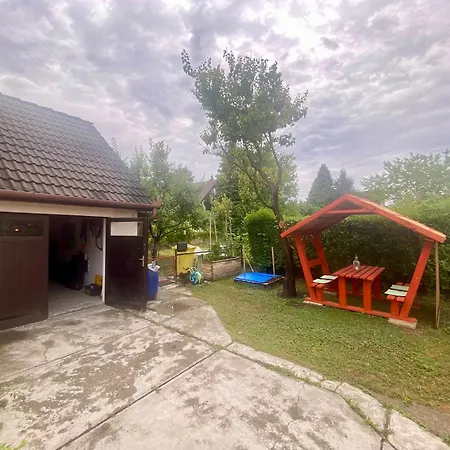 Jol Jarsz Vele Tatil Evi Balatonfenyves